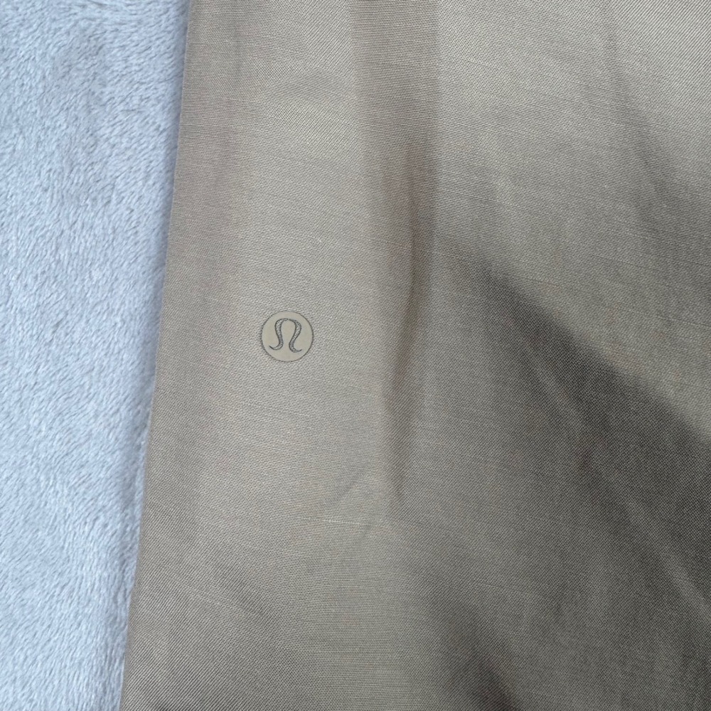 Lululemon Commission Slim-Fit Pant Mens 36x33 Khaki Tan Technical Chino Trousers - Picture 8 of 9